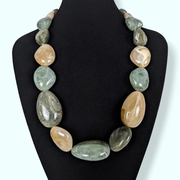 Vintage Chunky Lucite Crackle Beaded Necklace - Picture 2 of 5